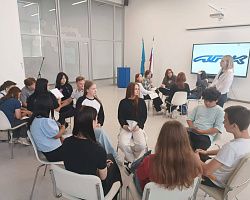 В АГПК прошёл психологический тренинг «Внутренний компас: ориентиры в жизни»