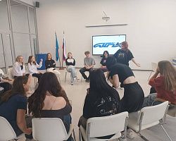 В АГПК прошёл психологический тренинг «Внутренний компас: ориентиры в жизни»