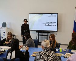 Студенты АГПК открыли «Вселенные Хлебникова»